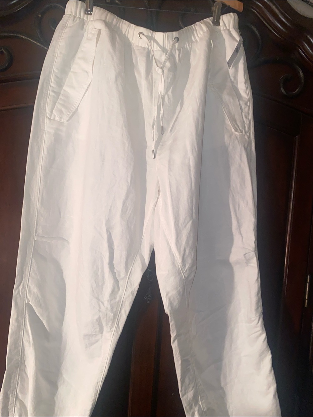 GAP Women’s White Drawstring Joggers